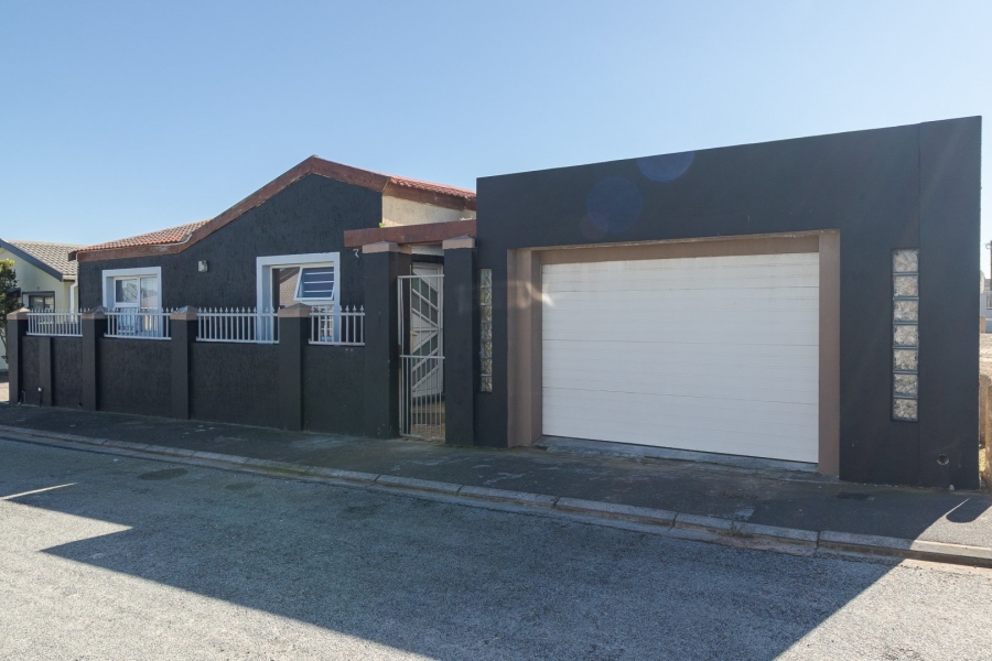 4 Bedroom Property for Sale in Strandfontein Western Cape
